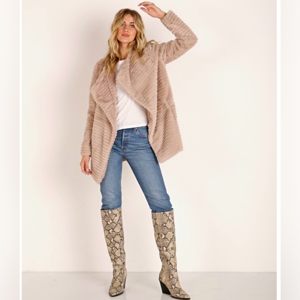 BB Dakota Fab Moment Jacket